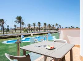 皮埃尔瓦坎斯阿尔米亚罗克塔斯德玛公寓，位于滨海罗克塔斯的酒店