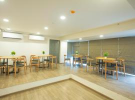 Octave Uptown Suites，位于那格浦尔的酒店