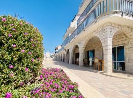 Hotel Buenavista Beach House Trogir，位于斯普利特机场 - SPU附近的酒店