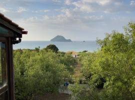 Villa Anta house by the sea，位于利萨基亚的度假村