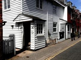 Bridewell Cottage in the heart of Tenterden - Pass The Keys，位于滕特登的酒店