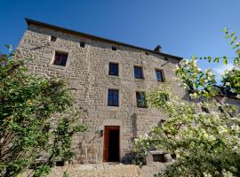 Le petit château du Villard，位于Le Malzieu Forain的乡间豪华旅馆