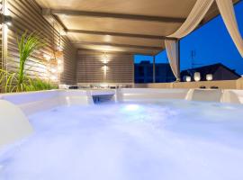 Vedi Town Luxury Apartment，位于扎金索斯镇的带按摩浴缸的酒店