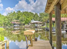 Chic New Magnolia Springs Home with Dock, Beach，位于弗利的酒店