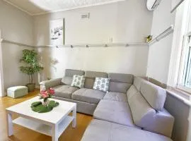 Cozy 3BRM Holiday Staycation Bendigo Lakeside Pet Friendly Free Wifi