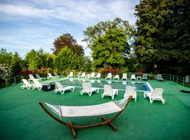 HOTEL MARION POIANA，位于Dumbrăveni的酒店