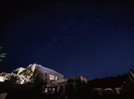 Homm Stay Yumiha Okinawa By Banyan Group，位于恩纳的乡村别墅