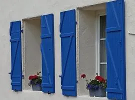 Maison Marin, Charming Village Cottage with Pool