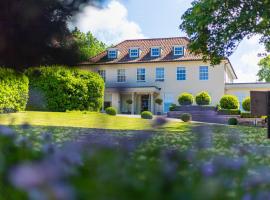 The Pheasant Hotel, Holt, Norfolk - The Coaching Inn Group，位于Kelling的酒店