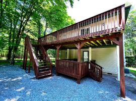 Oak circle chalet Pocono gated community - 1 min walk to Deerfield lake，位于Lake Ariel的度假园