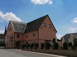 涅布勒乡村旅馆，位于Adelsdorf的旅馆