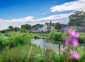 The Manor Coastal Hotel & Inn, Blakeney - The Coaching Inn Group，位于布莱克尼的酒店