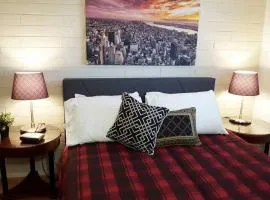 Tempe ASU Hot location 2 Bed Cozy Convenient