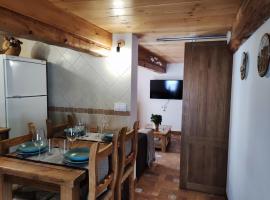 CASA LARA CIUDAD ENCANTADA，位于Valdecabras的酒店