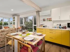 Plum Tree Cottage - Turangi Holiday Home