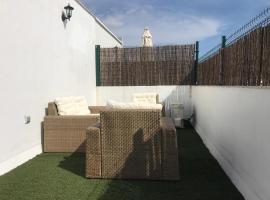 Tomares Townhouse，位于托马雷斯的酒店