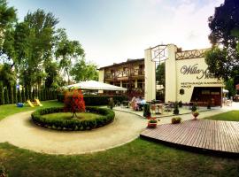 维拉娜瓦酒店，位于切霍齐内克的住宿加早餐旅馆
