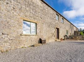 The Holmes Barn - Sleeps 16 - Peak district，位于巴克斯顿的度假屋