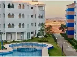 TANGER/ASILAH: APPART 50m2 FACE MER ET PISCINES, 5 PLACES, TOUT ÉQUIPÉ+WIFI+CLIM