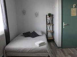 Le Relais du Coup de Pompe，位于Rots的酒店