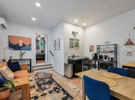 Cozy Love Nest 1br - Minutes To Downtown Asheville，位于阿什维尔的乡村别墅