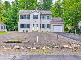 Jacuzzi and Resort Amenities Tobyhanna Family Home!