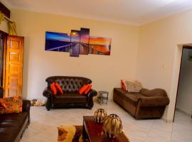 MODERN LUXURIOUS 2BEDS HOUSE IN KAMPALA CITY CTR，位于坎帕拉Kasubi Royal Tombs附近的酒店