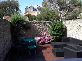 Maison cosy à 200m de la plage, 3 ch, terrasse, WiFi, proche centre, idéale pour famille - FR-1-675-7