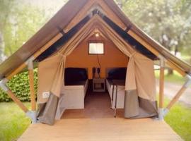 Safari tent XS，位于贝尔多夫的豪华帐篷营地