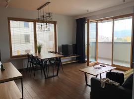 Apartament Rzekotka Zielona Dereniowa 60，位于华沙乌尔塞诺竞技场附近的酒店