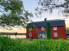 Holiday home Tussered Hacksvik，位于Håcksvik的酒店