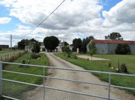 Aux Champs Des Châteaux，位于Sambin的旅馆