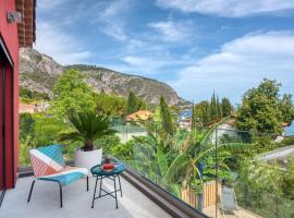 Deluxe VILLA GRAZIELLA 200 M FROM THE BEACH，位于艾日的酒店