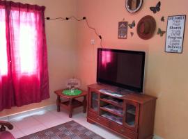 HOMESTAY CAHAYA PUTERI，位于Tangga Batu的酒店