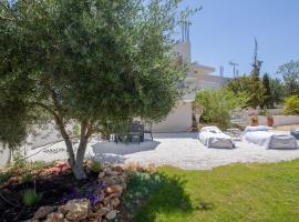 Casa Magnolia - Spacious Home in heart of Akrotiri，位于干尼亚的别墅