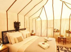 Zagora luxury desert camp，位于扎古拉的豪华酒店