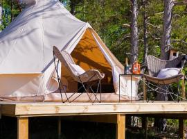 Snäckö Canvas Hotell & Kajak，位于赫塔的酒店