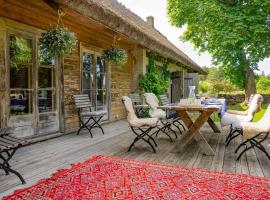 Muhu Namaste，位于Simisti的酒店