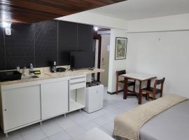 Lindo Flat no Manos Royal Hotel，位于若昂佩索阿Tambau的酒店