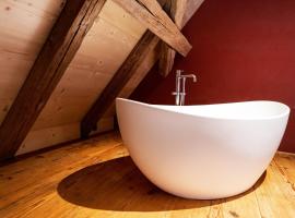 Hotel Schloss Rued - Boutique Hideaway，位于Schlossrued的宠物友好酒店