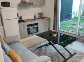 APPARTEMENT JARDIN，位于Parc Saint-Maur的酒店