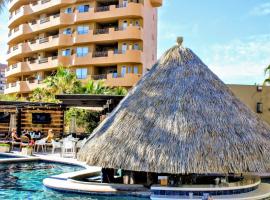 Bella Sirena 601-B -Stylish Condo in Oceanfront Resort，位于佩尼亚斯科港的度假村