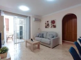 Apto ACHE, acogedor apartamento de 66 m con terraza, aire acondicionado y parking privado gratuito