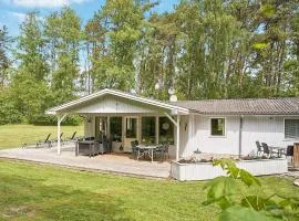 6 person holiday home in Nexø-By Traum