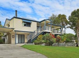 Quandamooka Beach House，位于Bulwer的酒店