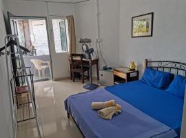 Langkawi Village Budget Rooms，位于珍南海滩水稻博物馆附近的酒店