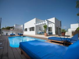 Ca n'Alorda Holiday Home Cala Llombards piscina, wifi, seguridad y relax，位于桑坦伊卡拉洛伦巴德海滩附近的酒店