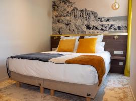 HOTEL DE LA MARINE，位于格鲁瓦的酒店