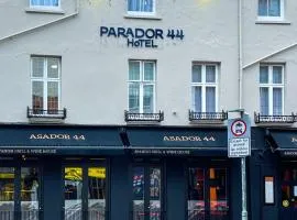 Parador 44