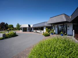 Burrendale Hotel Country Club & Spa，位于纽卡斯尔的酒店